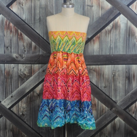 VENUS Dresses & Skirts - Venus Strapless Dress